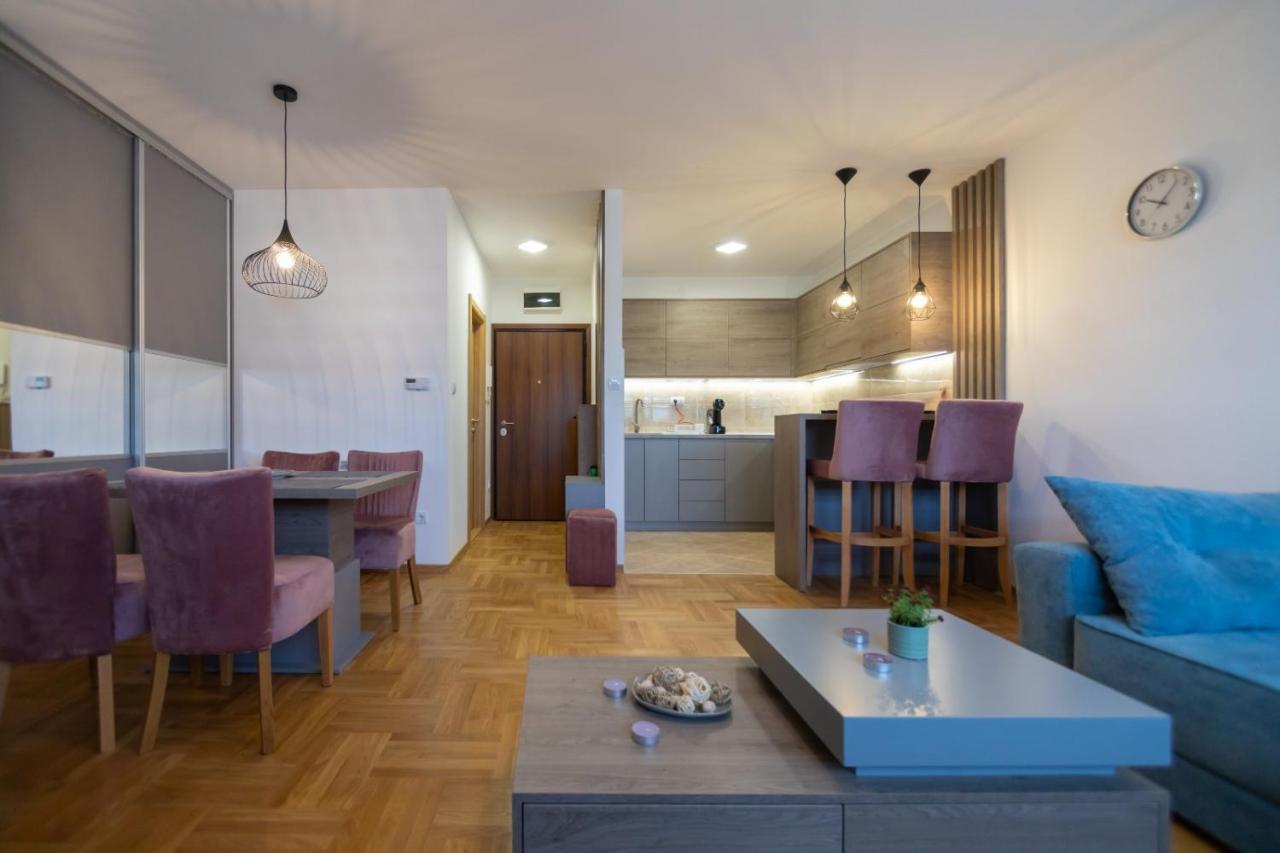 Vienna 3 *